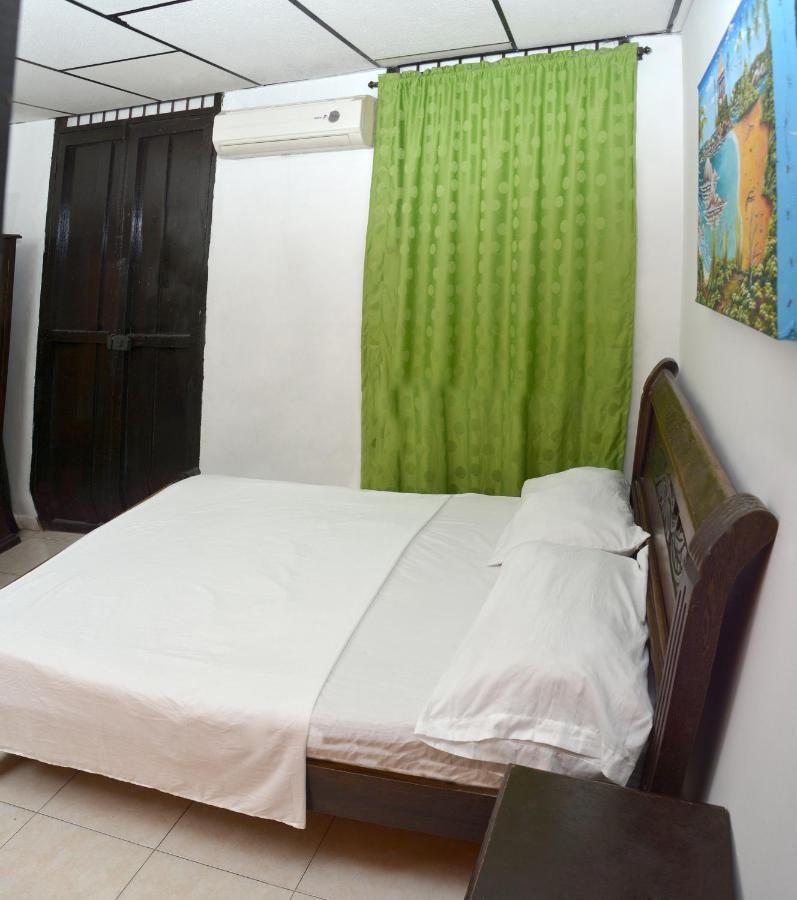 Hotel Andalucia Inn Санта-Марта Экстерьер фото