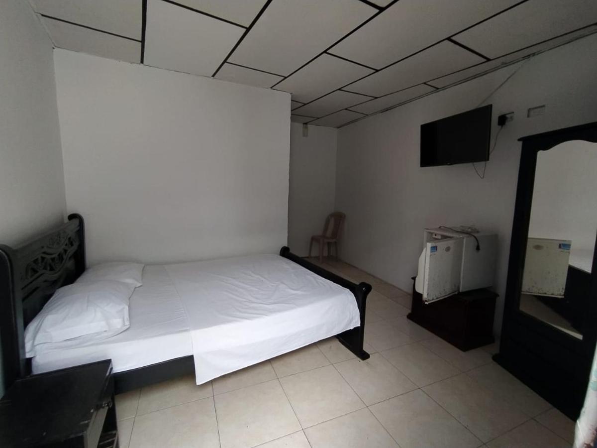 Hotel Andalucia Inn Санта-Марта Экстерьер фото