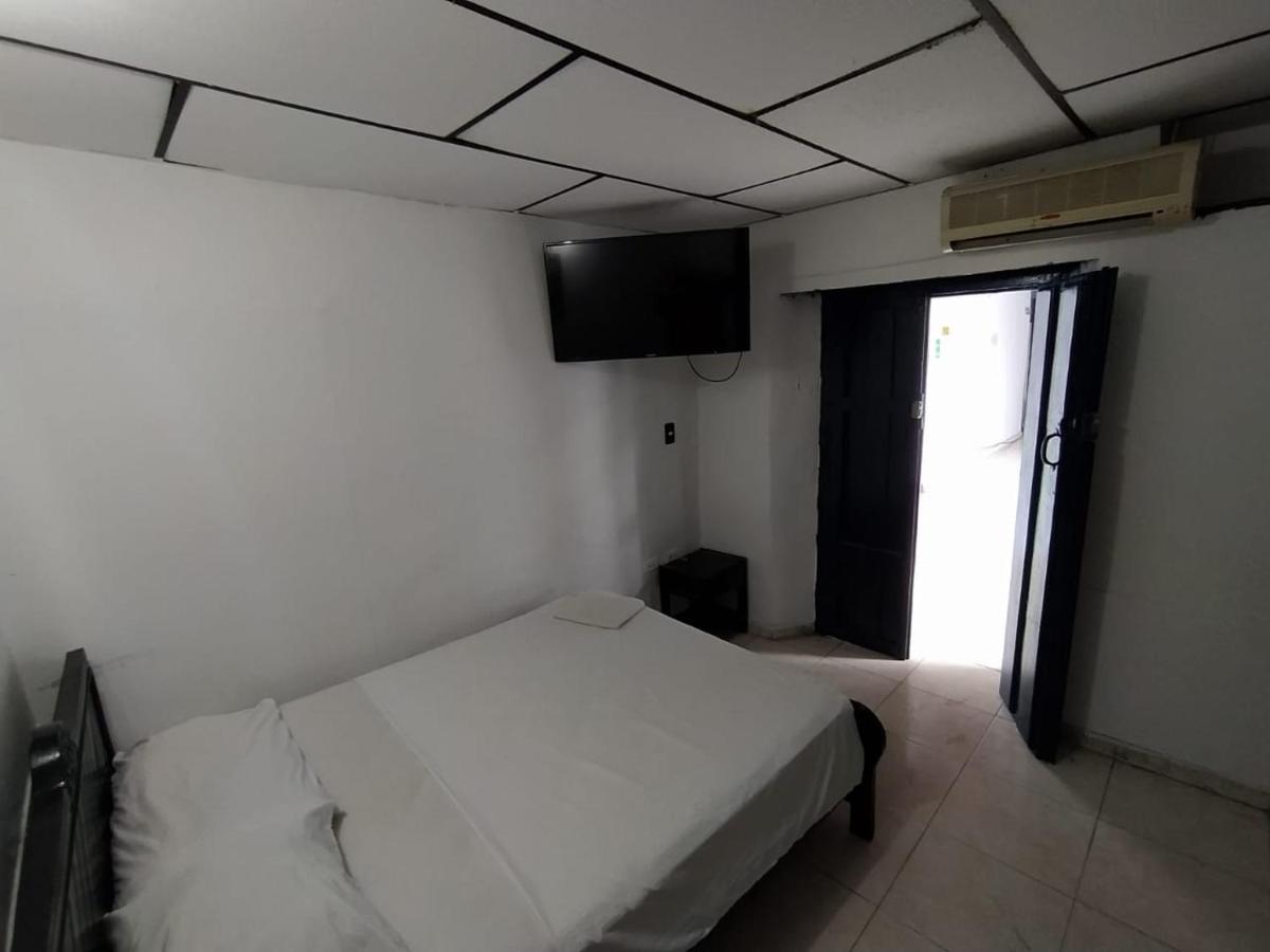 Hotel Andalucia Inn Санта-Марта Экстерьер фото