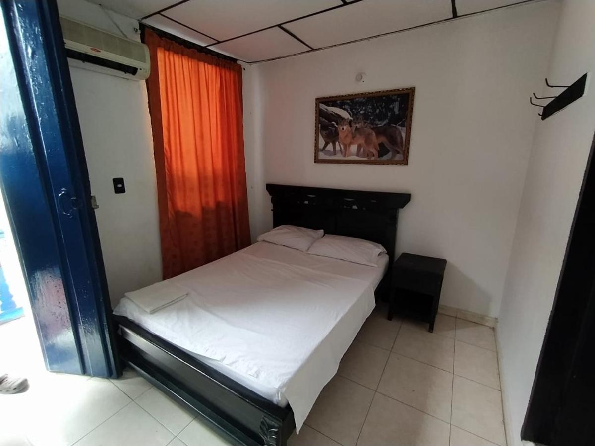 Hotel Andalucia Inn Санта-Марта Экстерьер фото